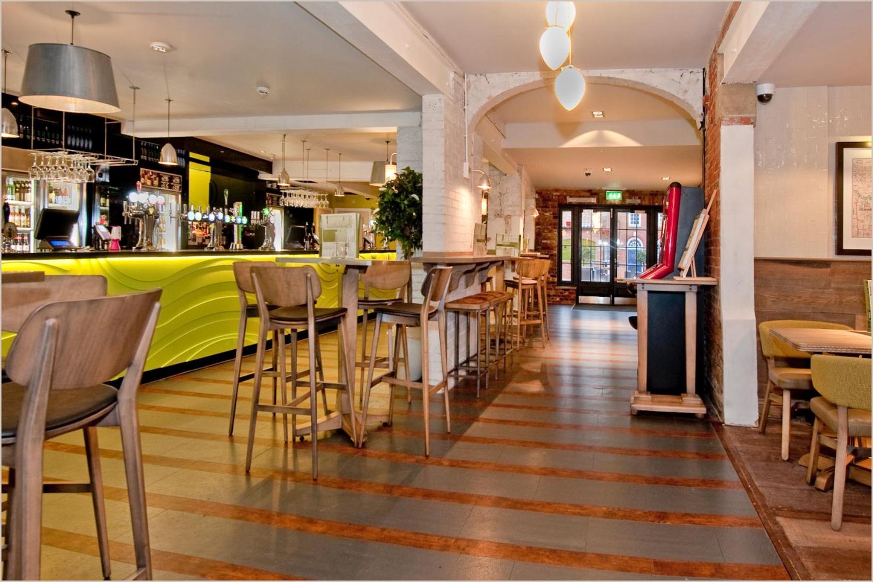 The King'S Head Hotel Wetherspoon Beccles Luaran gambar