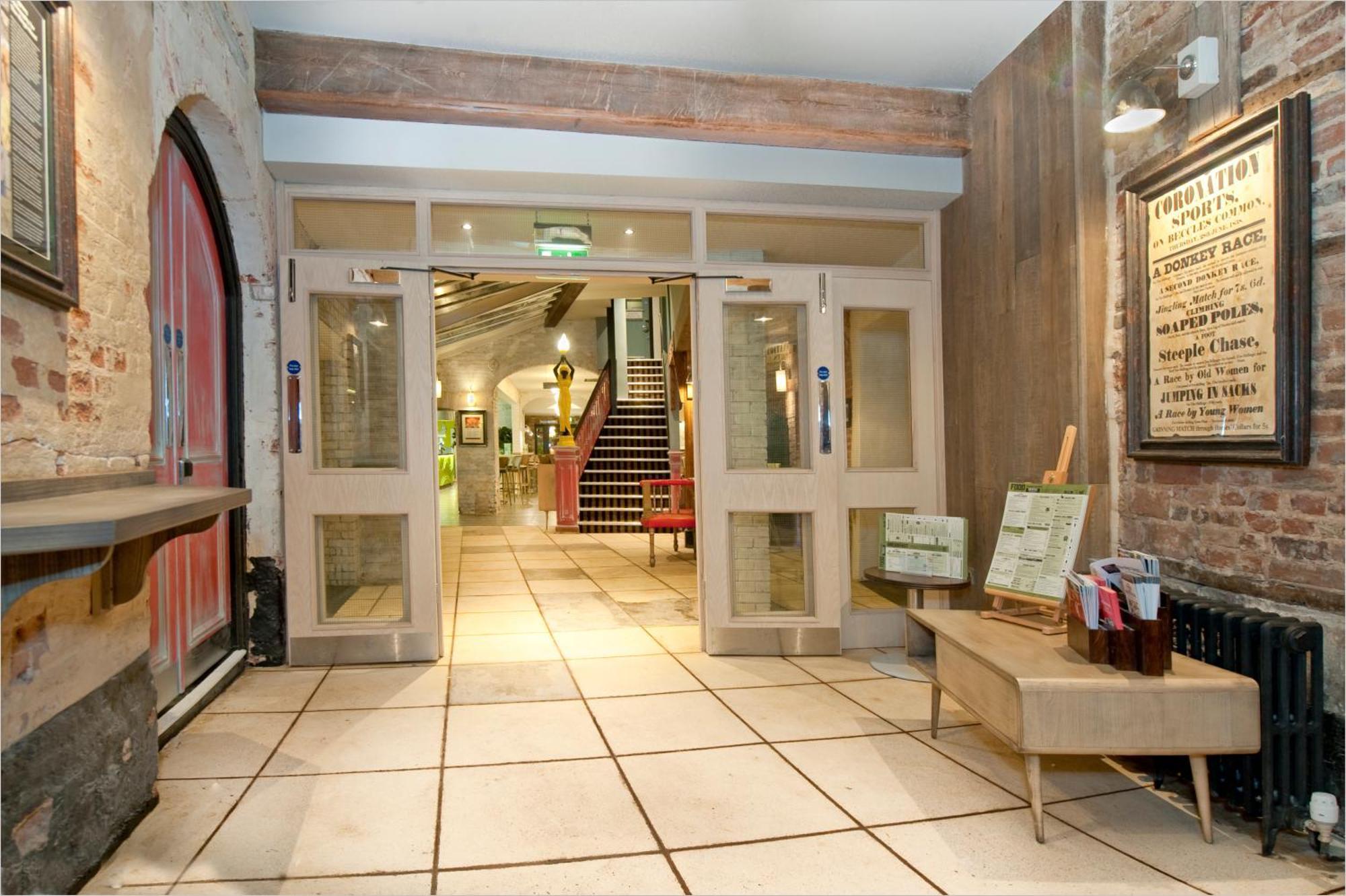 The King'S Head Hotel Wetherspoon Beccles Luaran gambar